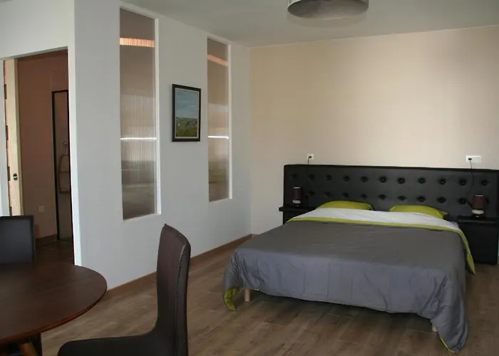 Oda ve Kahvaltı D'hotes Escale A